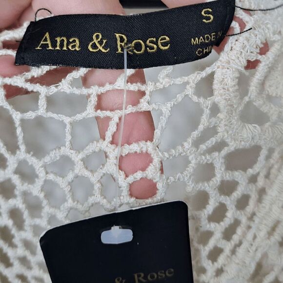 Ana & Rose Women's Crochet Tunic Top size Small - Picture 5 of 8